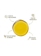 Olio naturale con ingredienti come macadamia, mandorla, germe di grano e carota per skincare